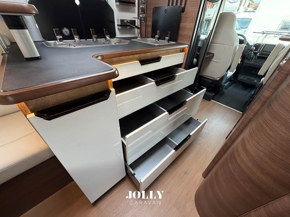 RAPIDO 854F GARAG - Motorhome Usato Padova Motorhome Usato Veneto - Jolly Caravan -25.jpg
